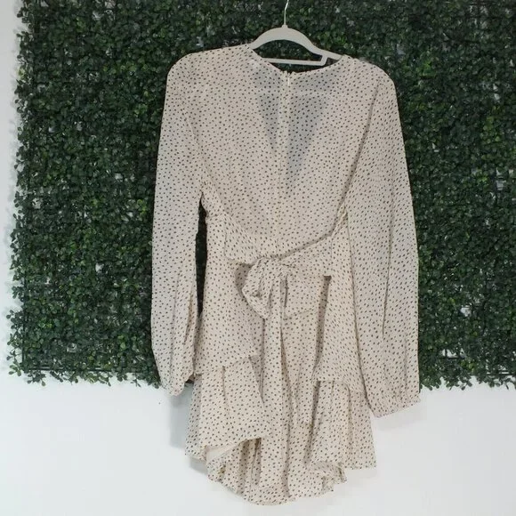 PRINCESS POLLY Women Beige STRING OF LOVE ROMPER Tie Zip Sheer V-Neck Size 10 - Picture 6 of 12